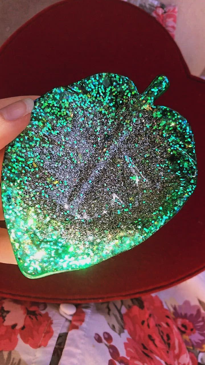 Lovely Leaf Resin Dish ~ Glittery Green