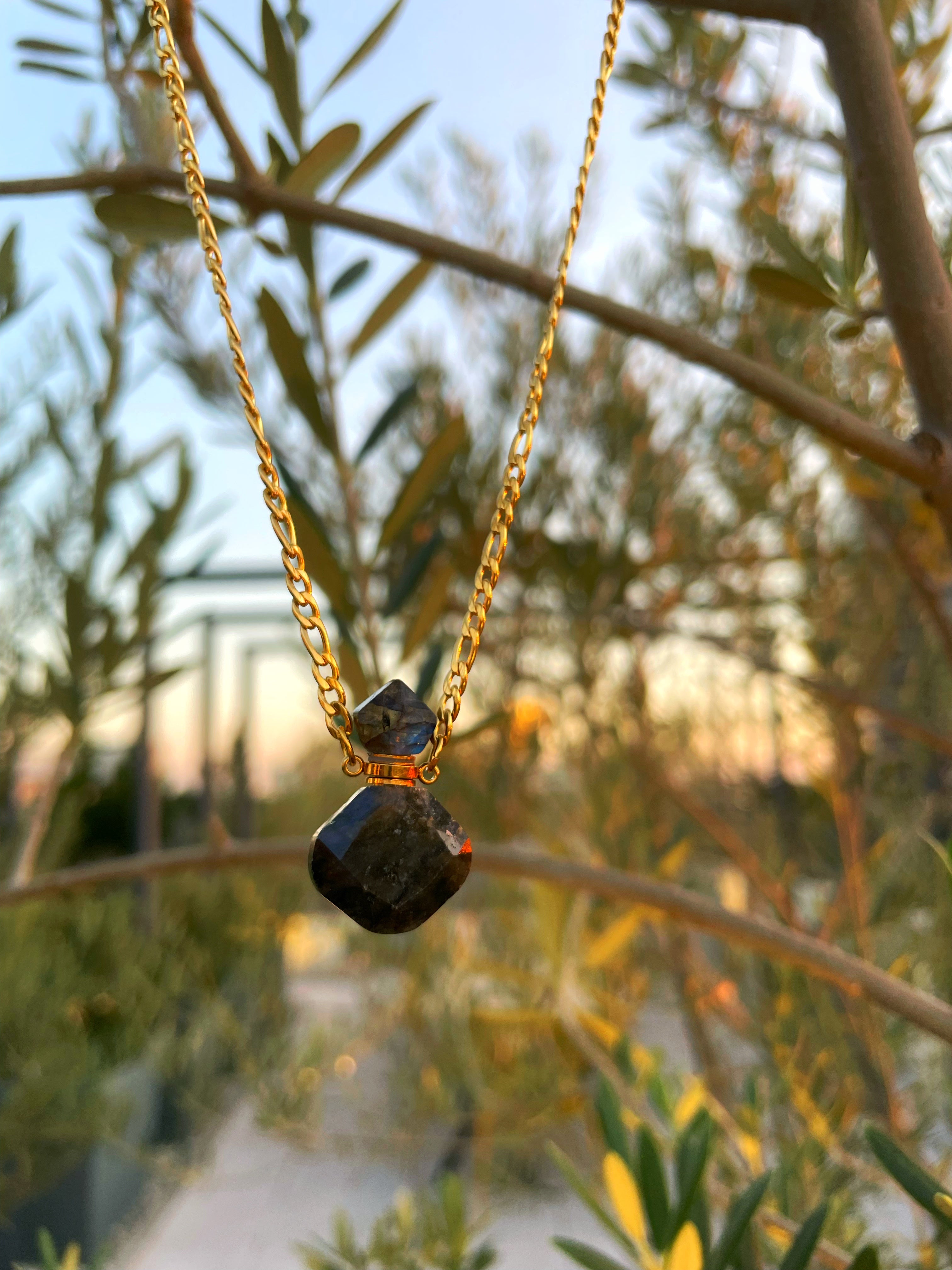 Essential Oils Labradorite Necklace